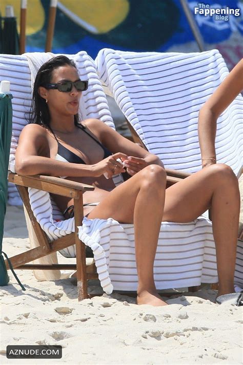 Lais Ribeiro Sexy Spotted Showing Off Her Amazing Body Wearing A Hot Bikini At The Beach In