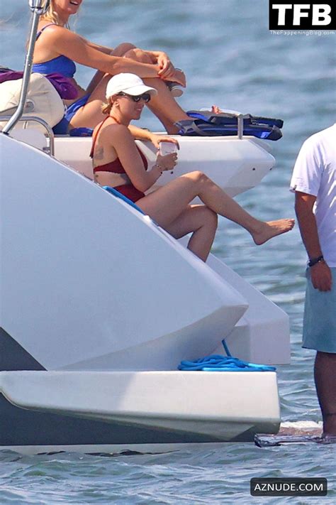 Scarlett Johansson Sexy Seen Flaunting Her Hot Figure Wearing A Red