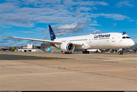 D ABPA Lufthansa Boeing 787 9 Dreamliner Photo By Niclas Rebbelmund