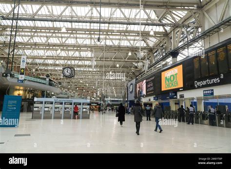 Rail strikes london station hi-res stock photography and images - Alamy