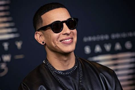 Daddy Yankee 与 Bad Bunny、pitbull 和其他伟大的艺术家合作发行了他的告别专辑 Infobae