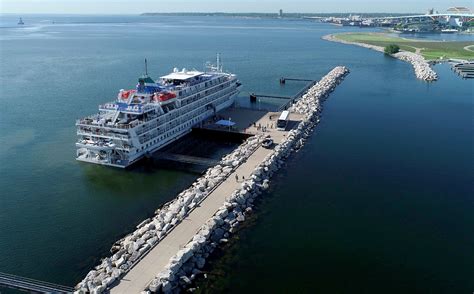 Major cruise ships at pier 12 will begin docking next season 41
