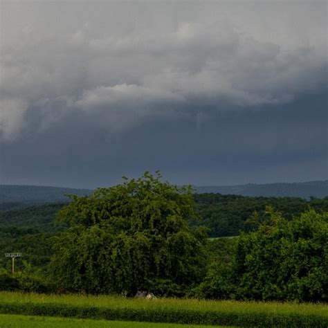 Kr Ftiger Regen Zieht Ber Hessen Warmes Und Wechselhaftes Wetter