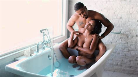 Big Boobs EBONY FUCK TIT JOB