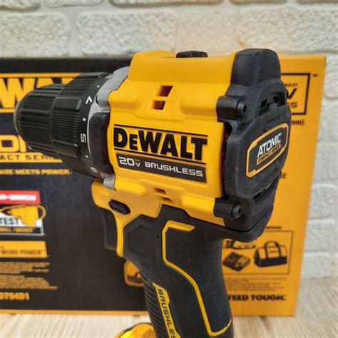 Дрель шуруповерт dewalt dcd794 два акумулятори: 5 650 грн ...
