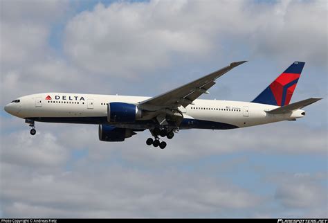 N709DN Delta Air Lines Boeing 777 232LR Photo By Andreas Fietz ID