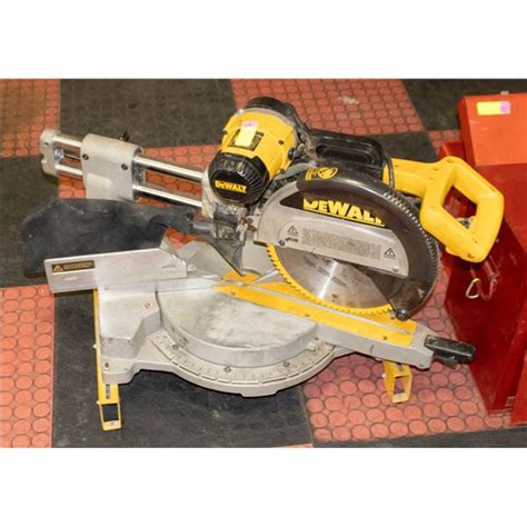 DEWALT 12"SLIDING COMPOUND MITTER SAW