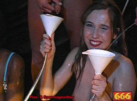 666 Piss Snapshots With Kathy And Annette Schwarz 005 Porn Pic
