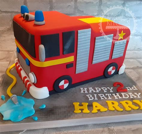 Pin By Sarah Berg On Bakken Firetruck Cake Firetruck Birthday