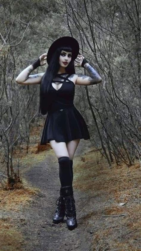 Pin By Candace Rae On Dark Gothic Pictures Gothic Outfits Gothic