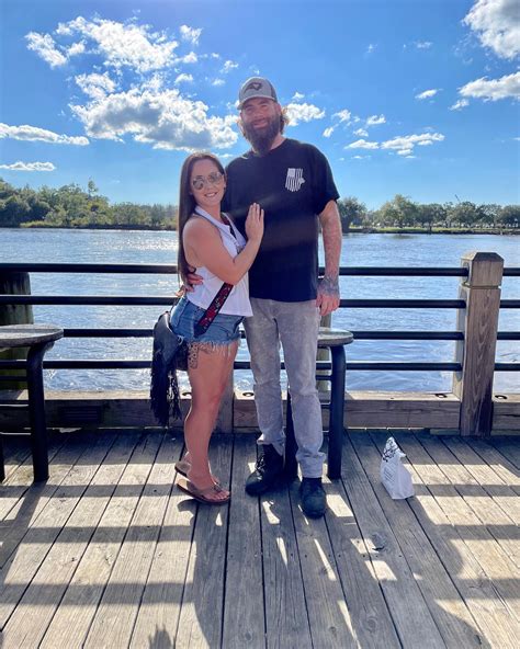 Teen Mom Jenelle Evans posts 'cute' texts from husband David Eason as