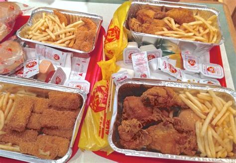 Al Baik Fried Chicken Kuliner Arab Saudi Favorit Jamaah Haji Dan Umroh