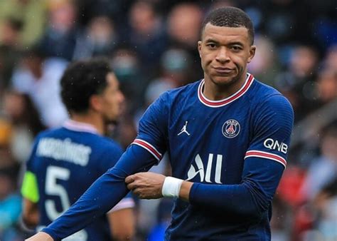 Mbappé estalló de furia y desató otro escándalo en PSG por una campaña