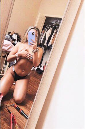 Cute As Fuck Social Media Chick Shows You Everything Photo Gallery