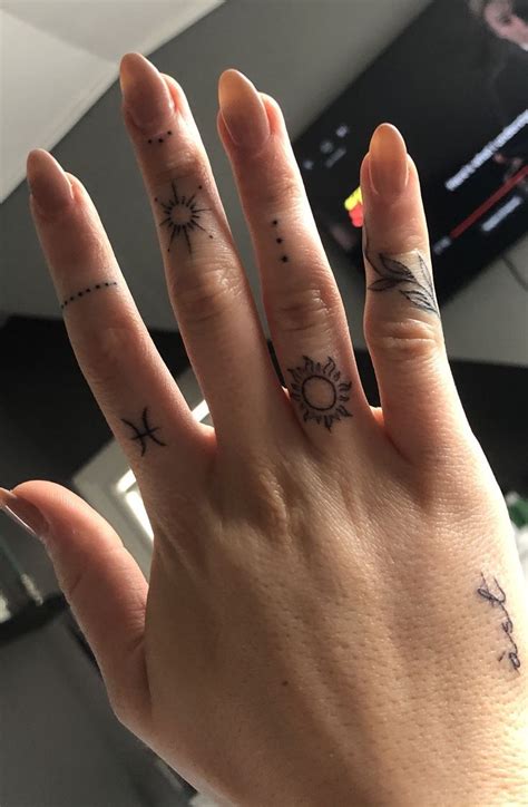 Finger Tattoos For Women Small Hand Tattoos Hand Tattoos Small Tattoos