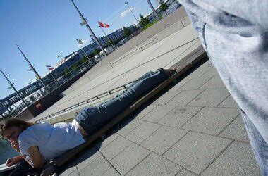 Recostada Y Mostrando Su Tanga ZB Porn