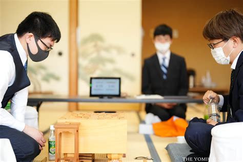 読売新聞写真部 On Twitter [第36期竜王戦ランキング戦1組準決勝・永瀬拓矢王座－羽生善治九段] 昼食休憩を終え、対局が再開されています。 休憩を早めに切り上げ、じっくりと考えた