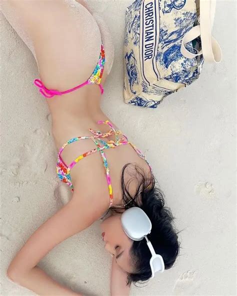 Ngọc Trinh bikini