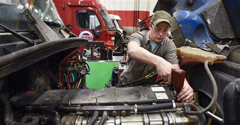 Diesel mechanic jobs are paying record high wages this year 1