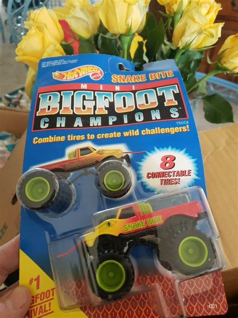 Vtg Hot Wheels Snake Bite Bigfoot Champions
