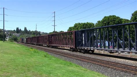 Bnsf And Cn Lead A Mixed Freight Old Town Tacoma Wa