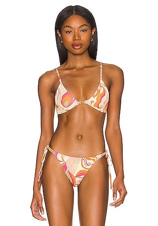 7 Hot Sexy Hunter Symone Bikini Pics