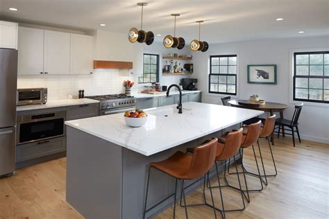 Modern Renovation Revitalizes Old Farmhouse - Wolstenholme Associates