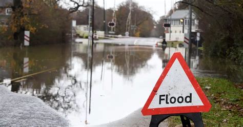 Flood alerts issues across Lincolnshire amid heavy rainfall ...