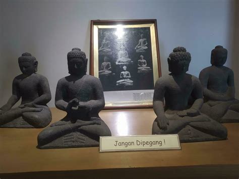 Borobudur temple statue in the Borobudur temple museum room 35755002 ...