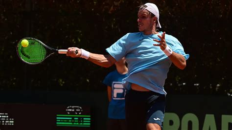 Francisco Cer Ndolo Gan El Duelo De Argentinos En El Debut En El Atp R O