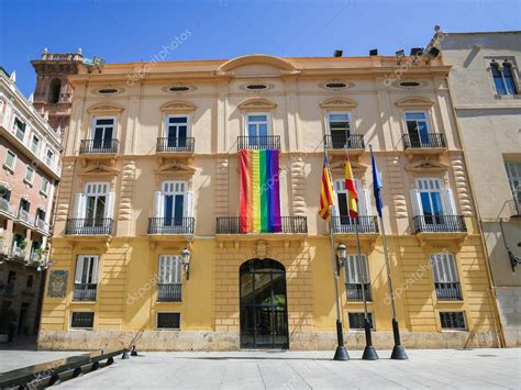 Edificio De La Diputaci N De Valencia Con La Bandera Del Arco Iris