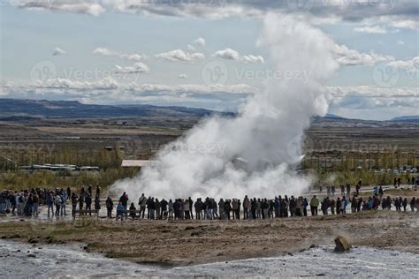 Geyser eruption in Iceland 17232824 Stock Photo at Vecteezy