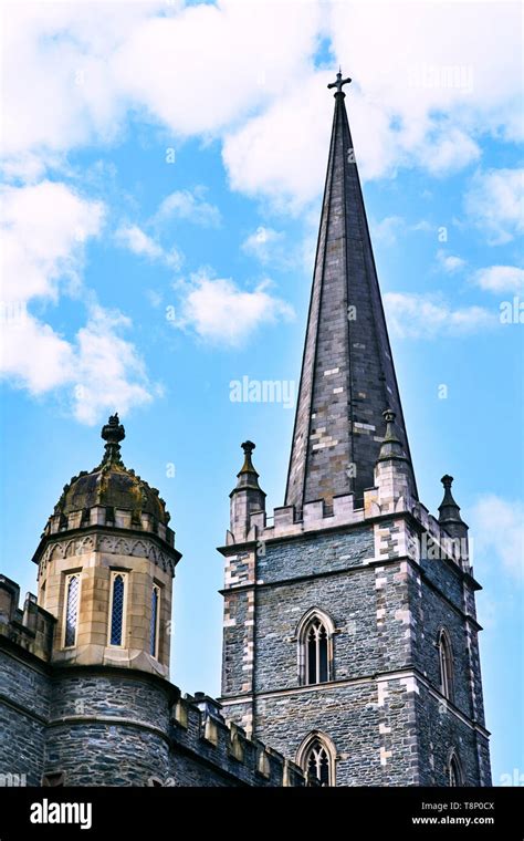 Londonderry Cathedral looking up towards the spire, Northern Ireland ...