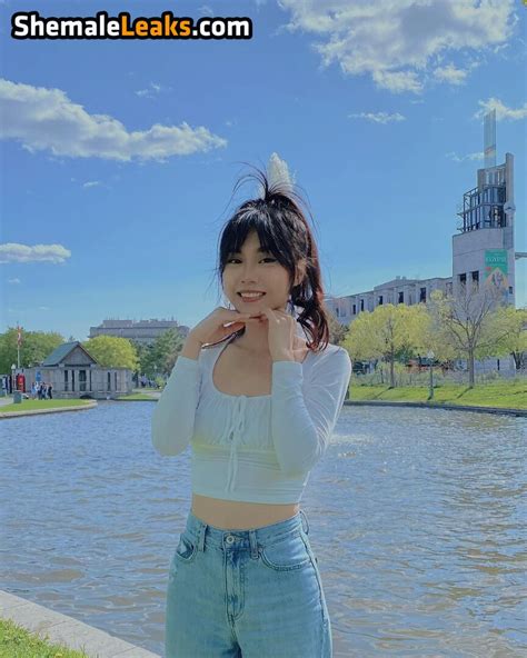 Dive into HotGirlMeg's world