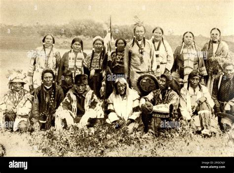 Group photo, Native Americans Indians in Canada Stock Photo - Alamy