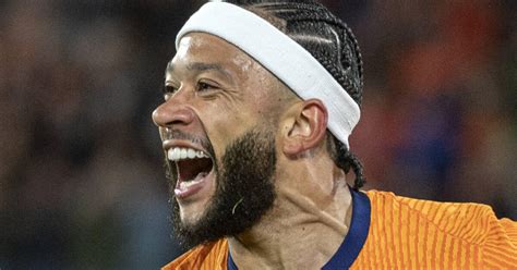 Al Steekt Memphis Depay Een Grote Veer Achter Op Z N Kantinepraat