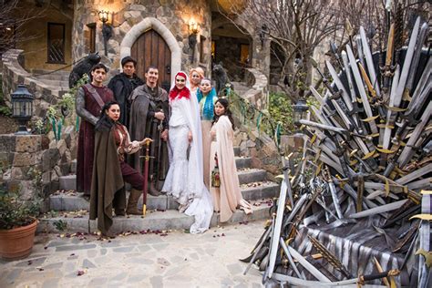 Geek couple marries in elaborate ‘Game of Thrones’ ceremony