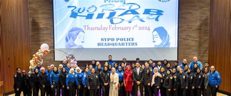 Tats Unis La Police De New York C L Bre La Journ E Mondiale Du Hijab