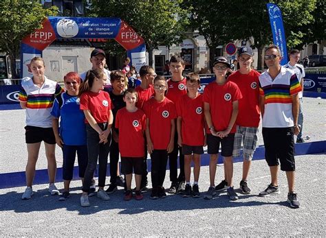 Rencontre entre jeunes et champions du monde St Jean Sport Pétanque