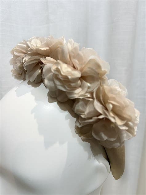 Petal Headpiece In Nude Belle Folie