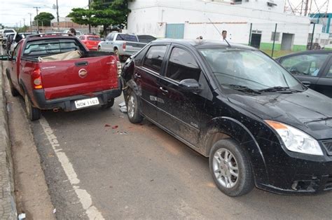 G1 Quatro veículos se envolvem em acidente nesta quinta em RO