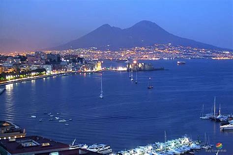 Napoli la città del sole del mare della vita Italy Travel Web