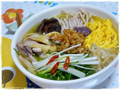 Hanoi Combo Noodle Soup Recipe (BÚN THANG) | Vietnam Information ...