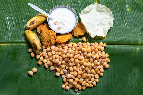 In Traditional South Asian Festivals Banana Leaf Is Served With Vegetarian Chickpea Sundal