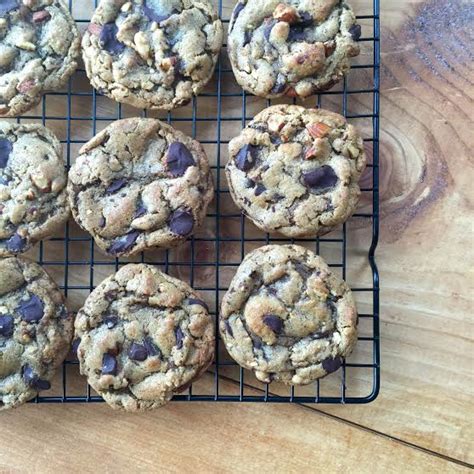 Flourless Almond Butter Dark Chocolate Chunk Cookies — Urban Apron