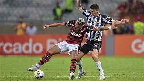 Flamengo X Atl Tico Go Brasileir O Narra O Coluna Do