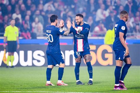 Lyon PSG 0 1 Les notes des Parisiens Neymar et Messi décisifs