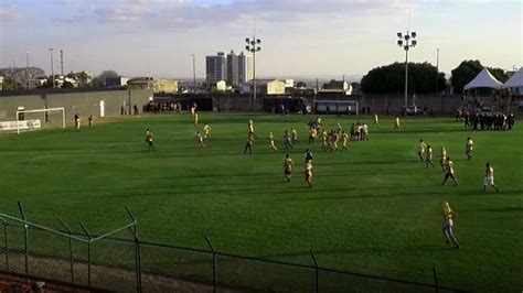 Torcedores Do Brasiliense Invadem O Gramado Na Tentativa Agredir