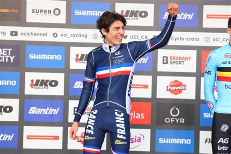 L O Bisiaux Apr S Son Titre De Champion De Monde Junior De Cyclo Cross