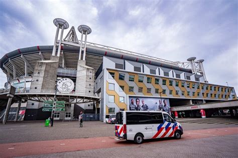 Walgelijke Ajax Actie Met Grond Gelijkgemaakt Soccernews Nl